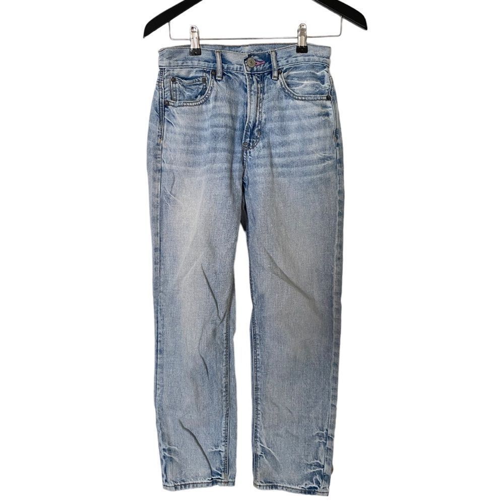 American Eagle: Regular Fit Light Wash Distressed Jeans
